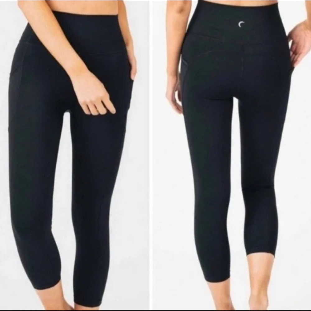 Zyia Active High Rise Crop Side Pocket Leggings Light ‘n Tight
